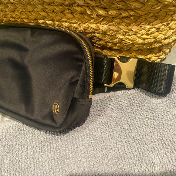 NWT Lululemon Velour 1l Black Everywhere Belt Bag | Color: Black/Gold - Picture 10 of 13